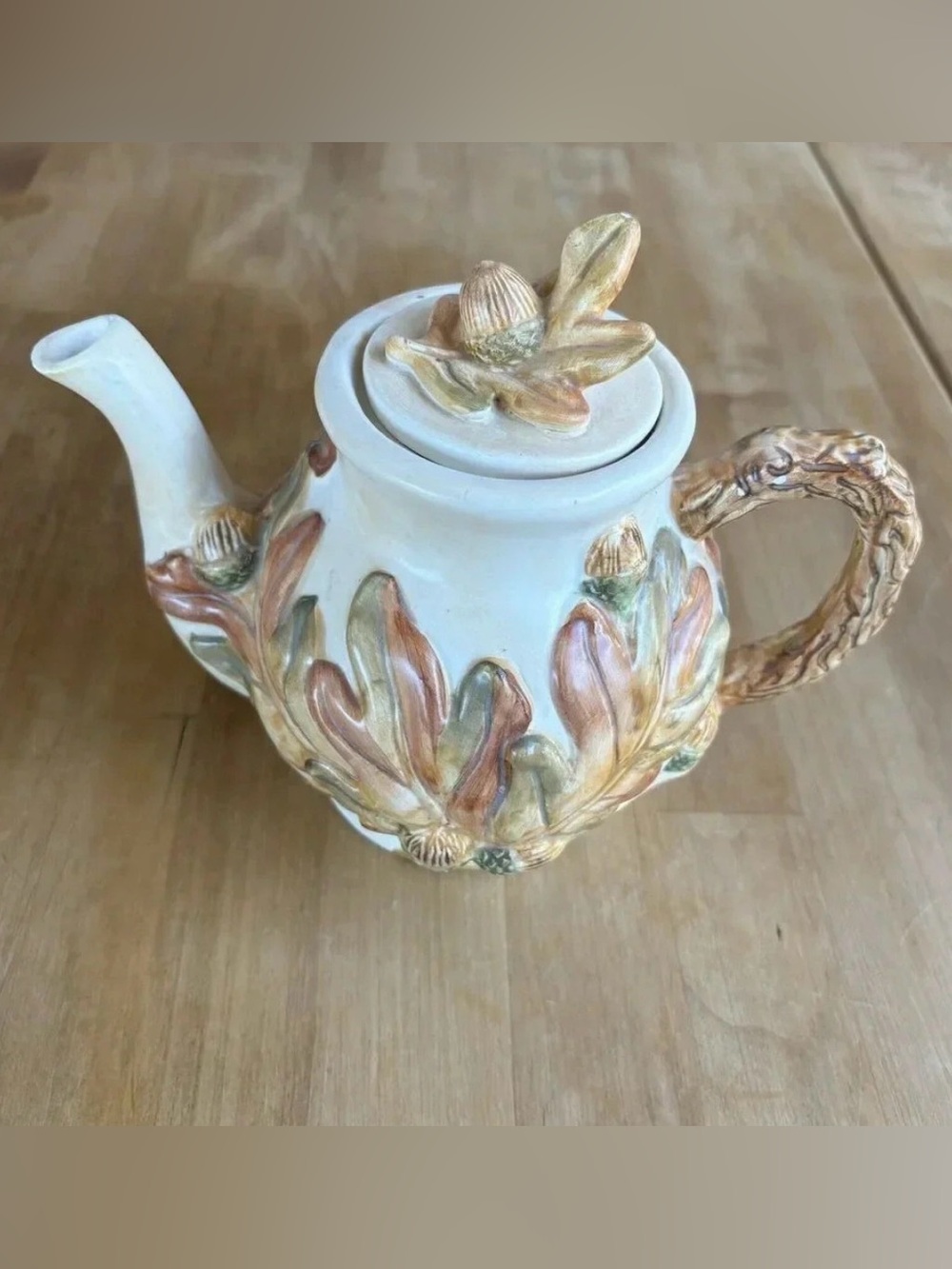 EUC Hallmark “Acorns” Thanksgiving Fall Themed Teapot with 3D Leaf Design